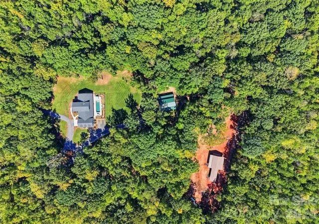 Photo 3 of Sale Pending at 317 Windmill Ln, Waxhaw, NC 28173 | MLS# 4429362 | Listing updated on 2026-10-21