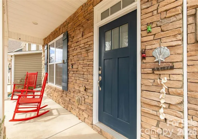 Photo 2 of Single family home for sale at 1372 Rainier Dr, Fort Mill, SC 29708 | MLS# 4429367 | Listing updated on 2026-10-16