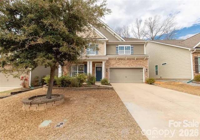 Photo 3 of Single family home for sale at 1372 Rainier Dr, Fort Mill, SC 29708 | MLS# 4429367 | Listing updated on 2026-10-16