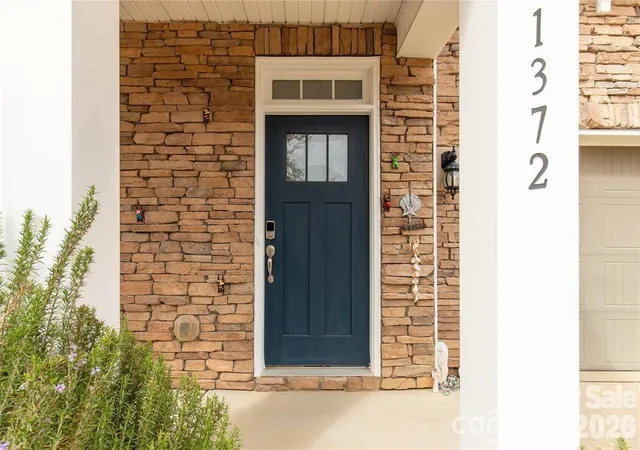Photo 4 of Single family home for sale at 1372 Rainier Dr, Fort Mill, SC 29708 | MLS# 4429367 | Listing updated on 2026-10-16