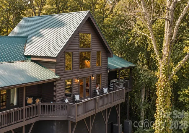 Photo 3 of Single family home for sale at 240 Fortner Ave, Bryson City, NC 28713 | MLS# 4429372 | Listing updated on 2026-09-30