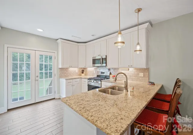Photo 4 of Single family home for sale at 228 Hazeleen Ave, Belmont, NC 28012 | MLS# 4429378 | Listing updated on 2026-10-05