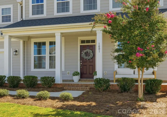Photo 2 of Single family home for sale at 1001 Vettura Ct, Waxhaw, NC 28173 | MLS# 4429380 | Listing updated on 2026-10-05
