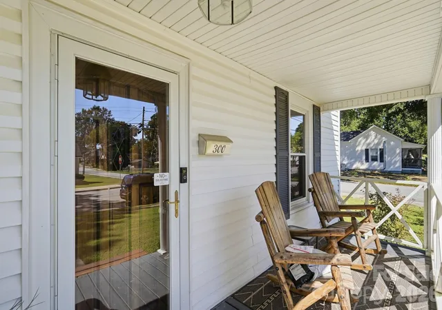 Photo 2 of Single family home for sale at 300 S Rose Ave, Kannapolis, NC 28083 | MLS# 4429381 | Listing updated on 2026-09-30