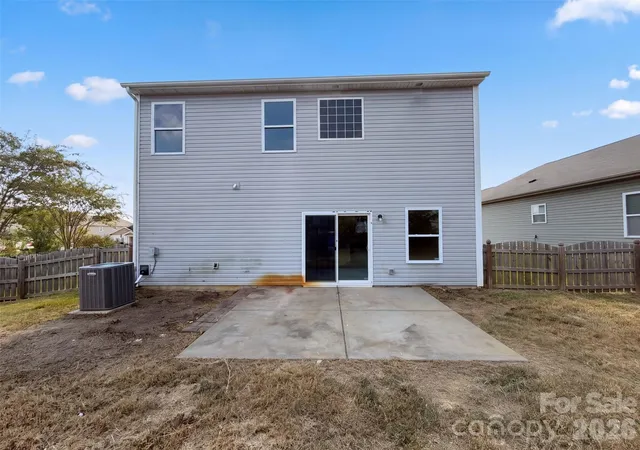 Photo 4 of Single family home for sale at 5043 Hvn Lodge Rd, Matthews, NC 28104 | MLS# 4429384 | Listing updated on 2026-10-07
