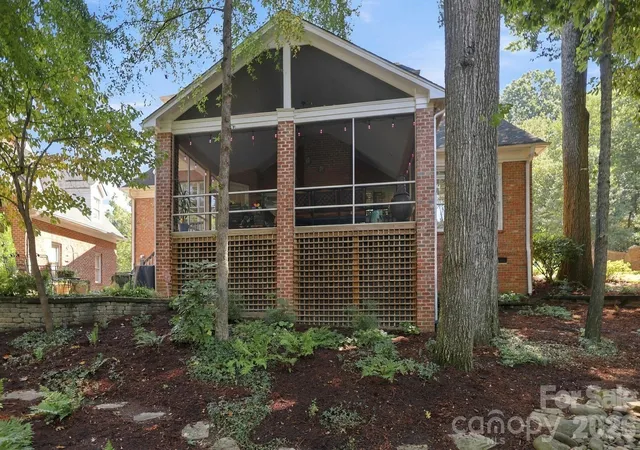 Photo 4 of Single family home for sale at 3716 Eastover Hills Ct, Charlotte, NC 28211 | MLS# 4429391 | Listing updated on 2026-10-01