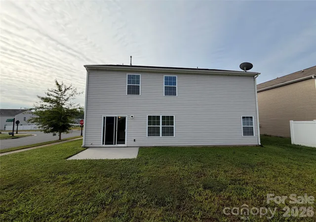 Photo 4 of Single family home for sale at 1554 Gaston Mountain Dr, Dallas, NC 28034 | MLS# 4429393 | Listing updated on 2026-10-07