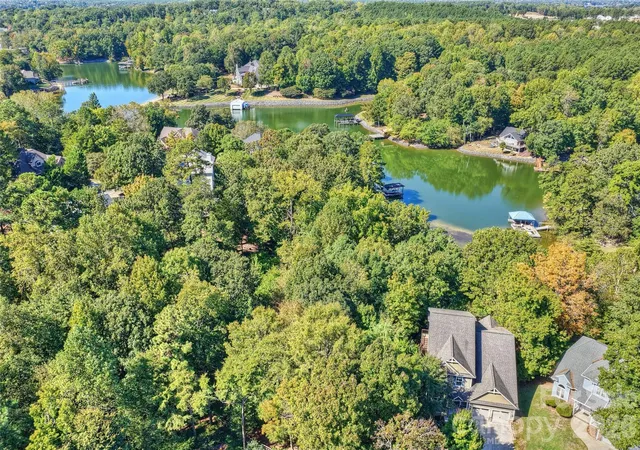 Photo 1 of Single family home for sale at 12039 Spinnaker Dr, Fort Mill, SC 29708 | MLS# 4429400 | Listing updated on 2026-10-05