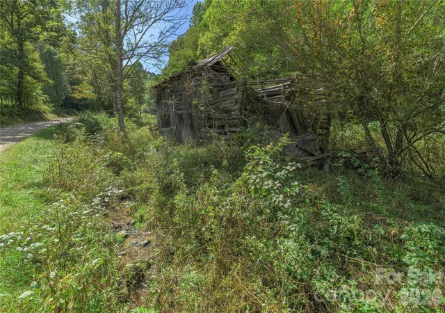 Photo 1 of Land for sale at 10281 White Oak Rd, Waynesville, NC 28785 | MLS# 4429403 | Listing updated on 2026-10-05