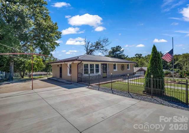 Photo 3 of Single family home for sale at 191 Sycamore St, Forest City, NC 28043 | MLS# 4429404 | Listing updated on 2026-10-01