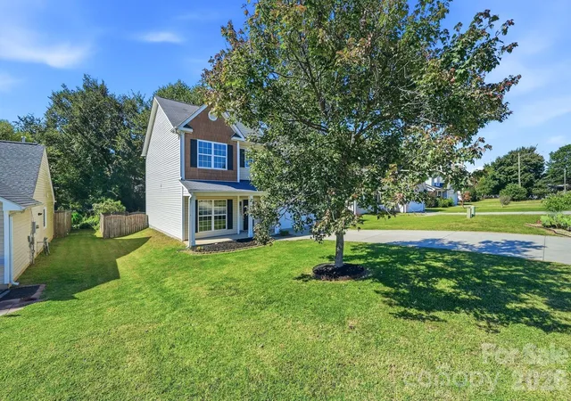Photo 3 of Single family home for sale at 2978 NW Deep Cvs Dr, Concord, NC 28027 | MLS# 4429410 | Listing updated on 2026-09-30