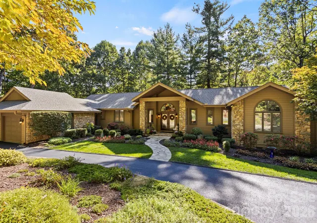 Photo 2 of Single family home for sale at 308 Kenmure Dr, Flat Rock, NC 28731 | MLS# 4429416 | Listing updated on 2026-10-03