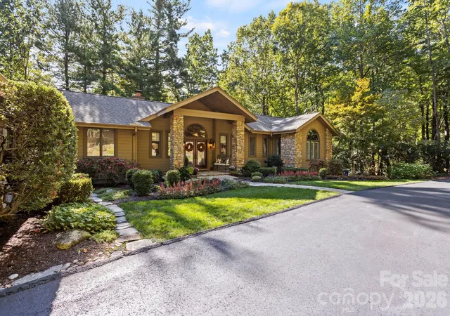 Photo 3 of Single family home for sale at 308 Kenmure Dr, Flat Rock, NC 28731 | MLS# 4429416 | Listing updated on 2026-10-03