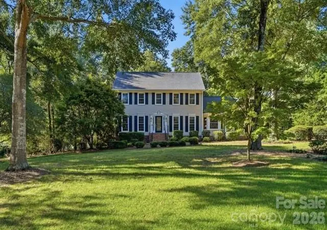 Photo 3 of Single family home for sale at 1677 Double Oaks Rd, Fort Mill, SC 29715 | MLS# 4429426 | Listing updated on 2026-09-30