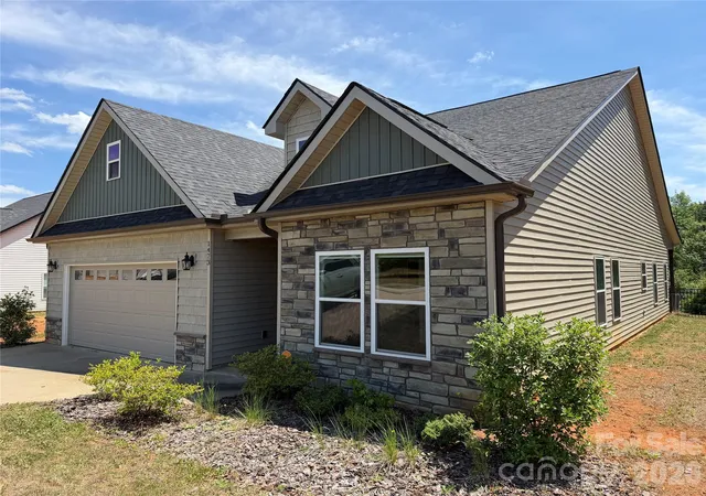 Photo 1 of Single family home for sale at 1473 Pleasant School Rd, Gaffney, SC 29341 | MLS# 4429428 | Listing updated on 2026-09-29