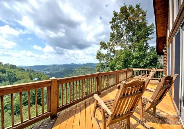 Photo 2 of Single family home for sale at 39 Valley Hts Rd, Mars Hill, NC 28754 | MLS# 4429432 | Listing updated on 2026-10-05