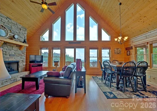 Photo 3 of Single family home for sale at 39 Valley Hts Rd, Mars Hill, NC 28754 | MLS# 4429432 | Listing updated on 2026-10-05