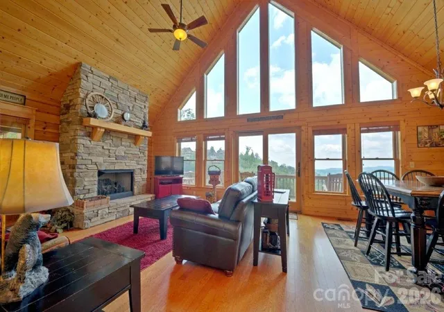 Photo 4 of Single family home for sale at 39 Valley Hts Rd, Mars Hill, NC 28754 | MLS# 4429432 | Listing updated on 2026-10-05