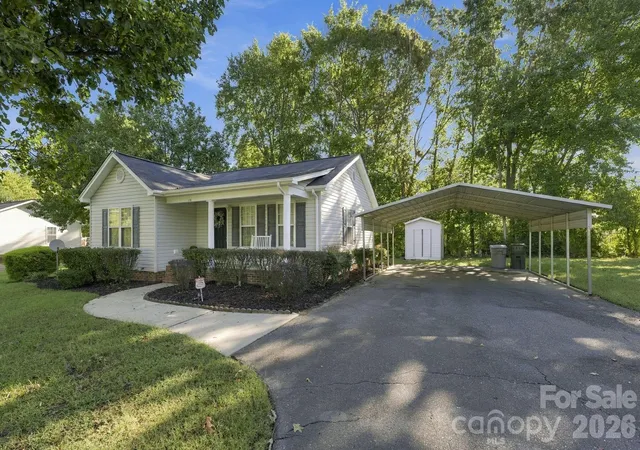Photo 3 of Sale Pending at 1716 Pine Knoll Ct, Asheboro, NC 27203 | MLS# 4429433 | Listing updated on 2026-10-06