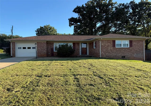 Photo 1 of Single family home for sale at 3204 Bass Ave, Valdese, NC 28690 | MLS# 4429440 | Listing updated on 2026-10-01