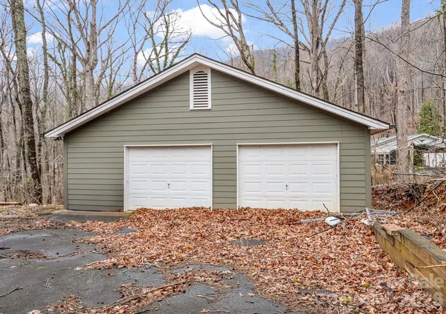 Photo 3 of Single family home for sale at 117 Hummingbird Ln, Columbus, NC 28722 | MLS# 4429441 | Listing updated on 2026-09-29