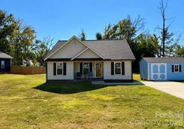 Photo 1 of Single family home for sale at 1305 Crawford Rd, Rock Hill, SC 29730 | MLS# 4429444 | Listing updated on 2026-10-02