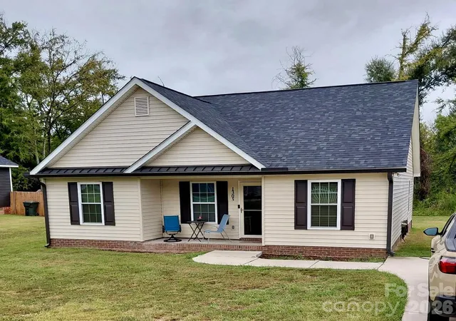 Photo 3 of Single family home for sale at 1305 Crawford Rd, Rock Hill, SC 29730 | MLS# 4429444 | Listing updated on 2026-10-02