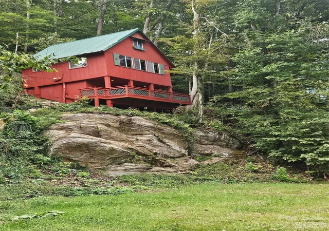 Photo 1 of Single family home for sale at 42 Mountain Farm Rd, Burnsville, NC 28714 | MLS# 4429463 | Listing updated on 2026-10-03
