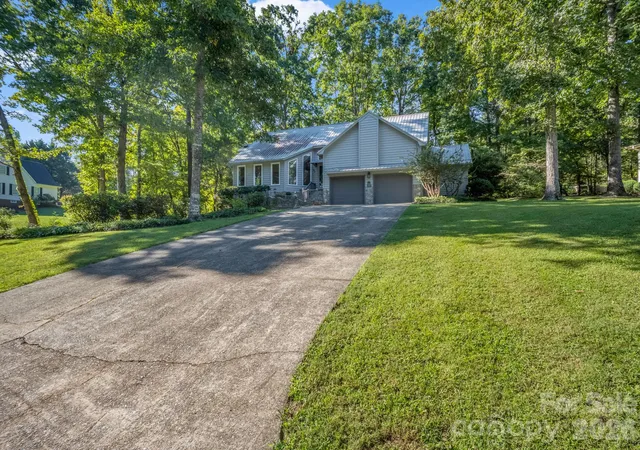 Photo 3 of Single family home for sale at 271 Anne St, Rutherfordton, NC 28139 | MLS# 4429466 | Listing updated on 2026-10-02