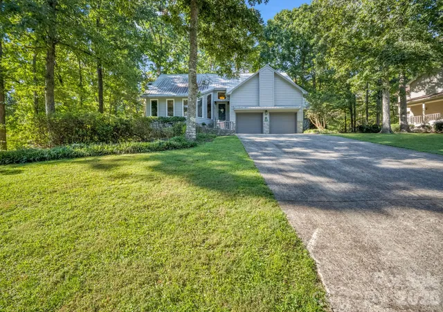 Photo 4 of Single family home for sale at 271 Anne St, Rutherfordton, NC 28139 | MLS# 4429466 | Listing updated on 2026-10-02