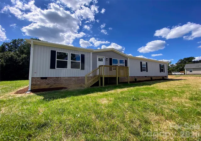 Photo 3 of Single family home for sale at 5726 Landon Pl, Heath Springs, SC 29058 | MLS# 4429473 | Listing updated on 2026-10-01