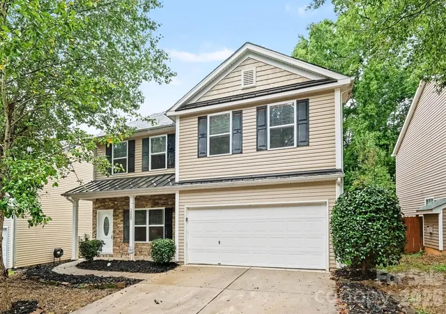 Photo 1 of Single family home for sale at 3229 Kayla Ln, Charlotte, NC 28215 | MLS# 4429481 | Listing updated on 2026-10-01
