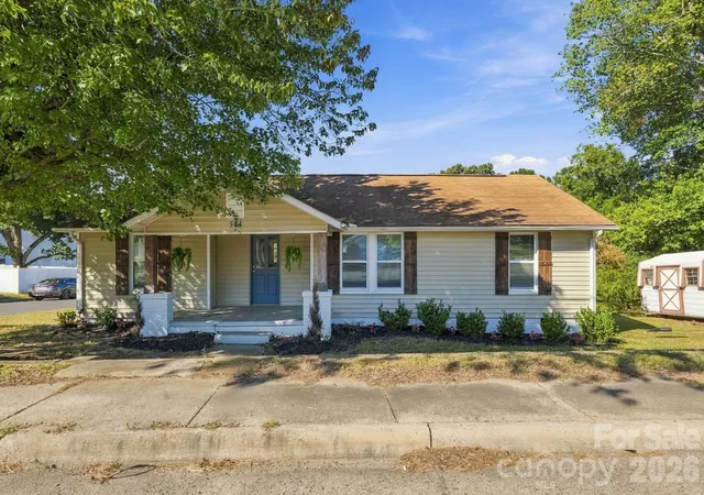 Single family home for sale at 514 S Chapel St, Landis, NC 28088 | MLS# 4429490