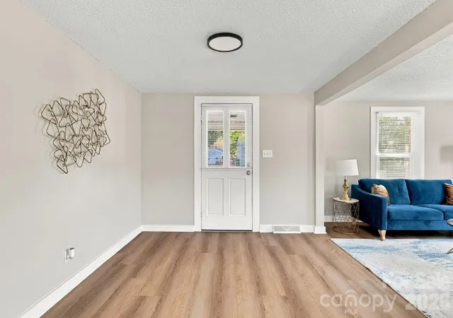 Photo 3 of Single family home for sale at 514 S Chapel St, Landis, NC 28088 | MLS# 4429490 | Listing updated on 2026-10-12