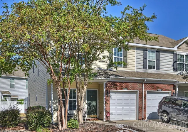 Photo 1 of Townhouse for sale at 13623 Singleleaf Ln, Charlotte, NC 28278 | MLS# 4429494 | Listing updated on 2026-10-01