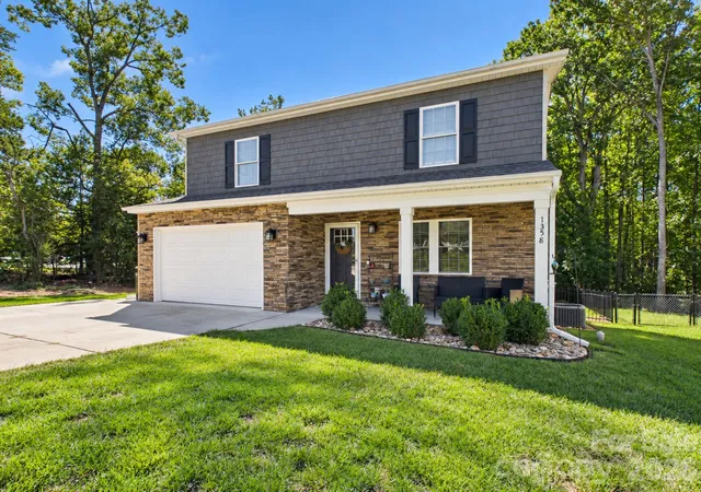 Photo 1 of Single family home for sale at 1358 26th Avenue Ne, Hickory, NC 28601 | MLS# 4429500 | Listing updated on 2026-09-30