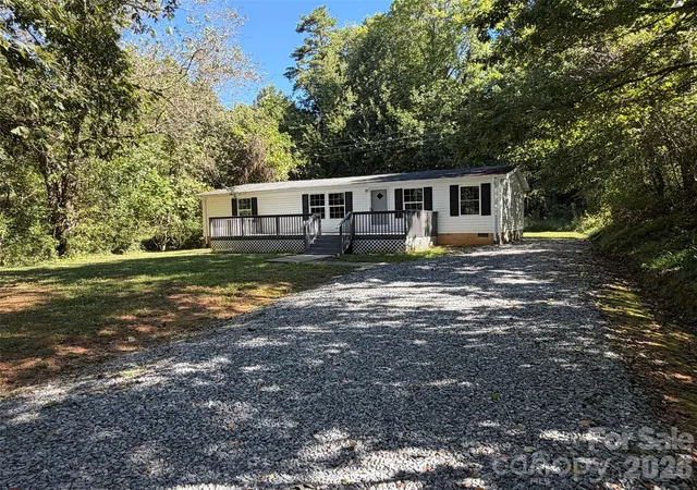 Photo 1 of Single family home for sale at 1034 Hidden View Loop, Marion, NC 28752 | MLS# 4429503 | Listing updated on 2026-09-30