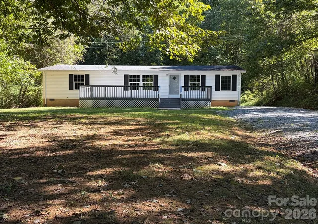 Photo 3 of Single family home for sale at 1034 Hidden View Loop, Marion, NC 28752 | MLS# 4429503 | Listing updated on 2026-09-30