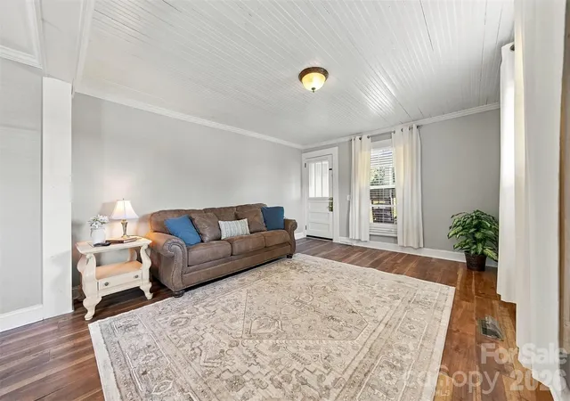Photo 3 of Single family home for sale at 4021 Sulphur Springs Rd Ne, Hickory, NC 28601 | MLS# 4429506 | Listing updated on 2026-10-06