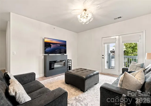Listing Photo 5 - Condo for sale in building located at 19819 Deer Vly Dr, Cornelius, NC 28031