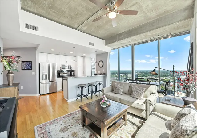 Photo 3 of Condo for sale at 210 N Church St #3415, Charlotte, NC 28202 | MLS# 4429511 | Listing updated on 2026-09-30