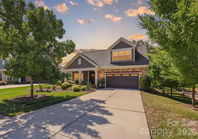 Photo 3 of Single family home for sale at 2213 Lincolnshire Ln, Waxhaw, NC 28173 | MLS# 4429513 | Listing updated on 2026-10-20