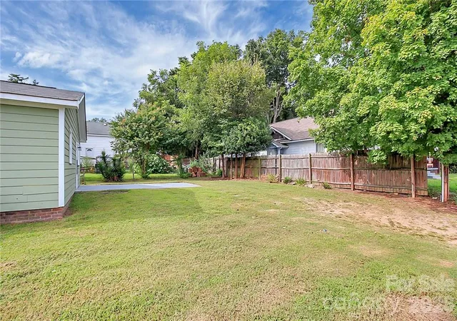 Photo 3 of Single family home for sale at 212 Kerr St Nw, Concord, NC 28025 | MLS# 4429514 | Listing updated on 2026-10-01