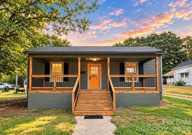 Photo 1 of Single family home for sale at 303 N Rose Ave, Kannapolis, NC 28083 | MLS# 4429536 | Listing updated on 2026-09-30