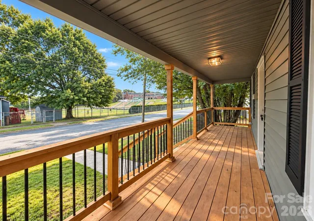 Photo 4 of Single family home for sale at 303 N Rose Ave, Kannapolis, NC 28083 | MLS# 4429536 | Listing updated on 2026-09-30