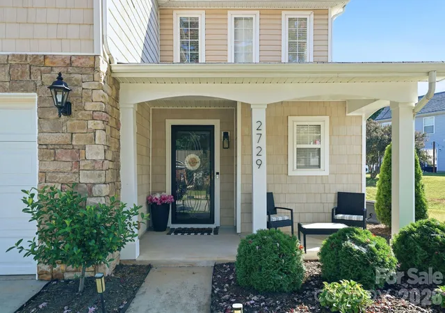 Photo 1 of Single family home for sale at 2729 Markham Woods Ct, Charlotte, NC 28214 | MLS# 4429540 | Listing updated on 2026-10-12