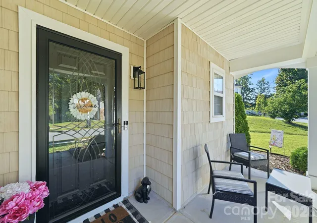 Photo 3 of Single family home for sale at 2729 Markham Woods Ct, Charlotte, NC 28214 | MLS# 4429540 | Listing updated on 2026-10-12