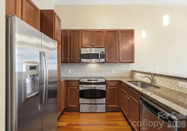 Photo 2 of Condo for sale at 2810 Selwyn Ave #428, Charlotte, NC 28209 | MLS# 4429543 | Listing updated on 2026-09-30
