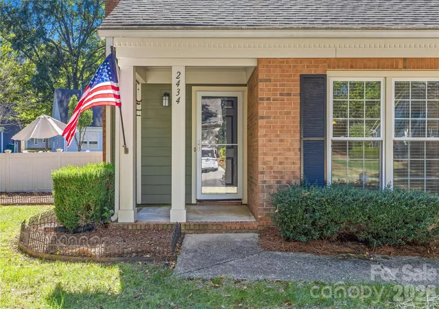 Photo 2 of Single family home for sale at 2434 Dryden Ln, Charlotte, NC 28210 | MLS# 4429545 | Listing updated on 2026-10-26