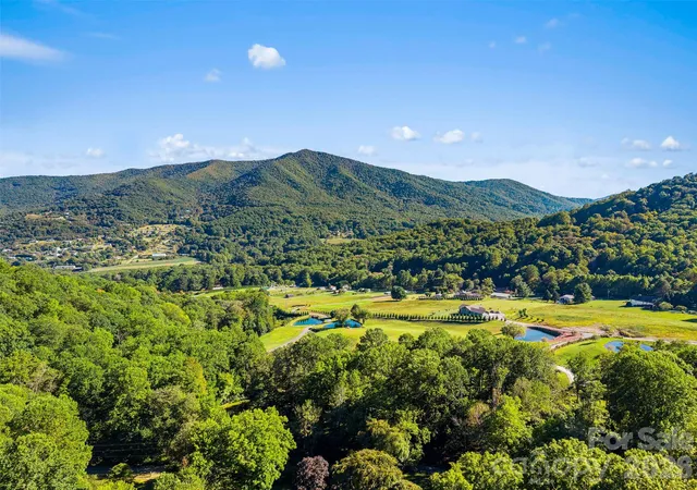 Photo 4 of Single family home for sale at 537 Winchester Crk Rd, Waynesville, NC 28786 | MLS# 4429547 | Listing updated on 2026-10-02